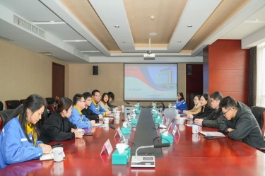 市委常委、宣傳部部長(zhǎng)沈志鳳蒞臨景興紙業(yè)慰問高端人才
